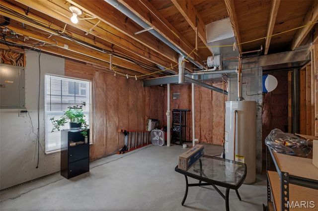 1375 Mosswoods Drive, Fenton, MO 63026