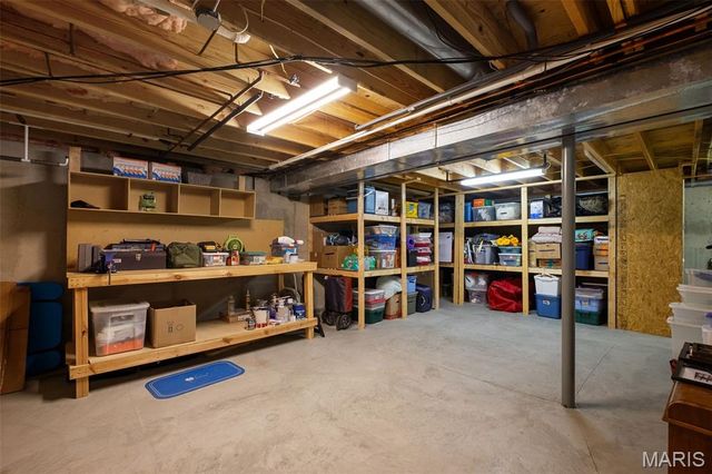 1375 Mosswoods Drive, Fenton, MO 63026