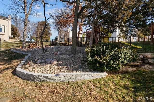 1375 Mosswoods Drive, Fenton, MO 63026