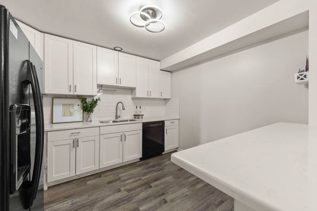 1002 Spruce Street 2B, Glendale Heights, IL 60139