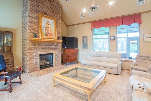 5731 Cimarron Manor, Guthrie, OK 73044