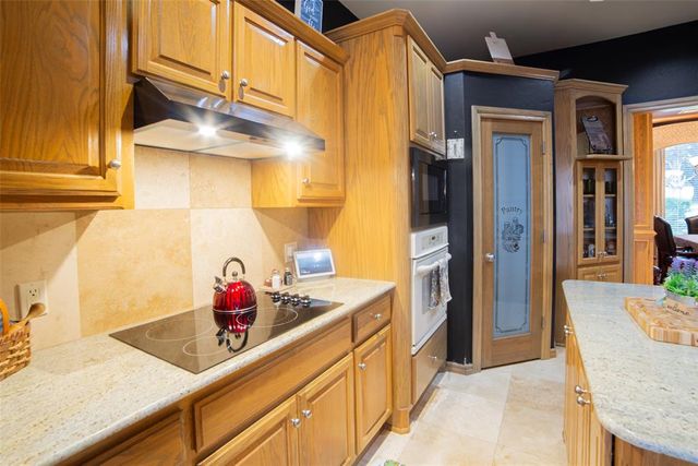 5731 Cimarron Manor, Guthrie, OK 73044