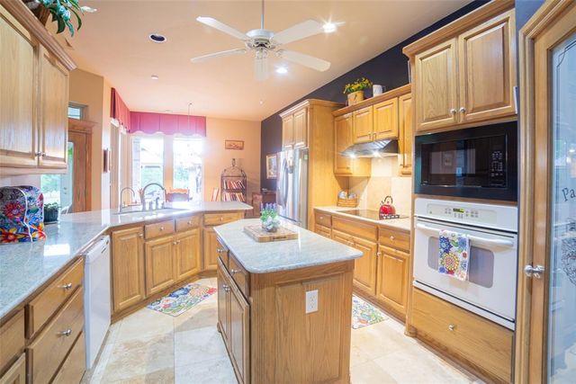 5731 Cimarron Manor, Guthrie, OK 73044