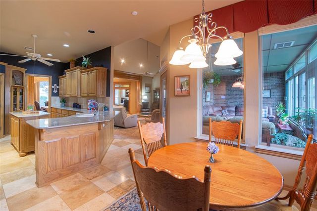 5731 Cimarron Manor, Guthrie, OK 73044