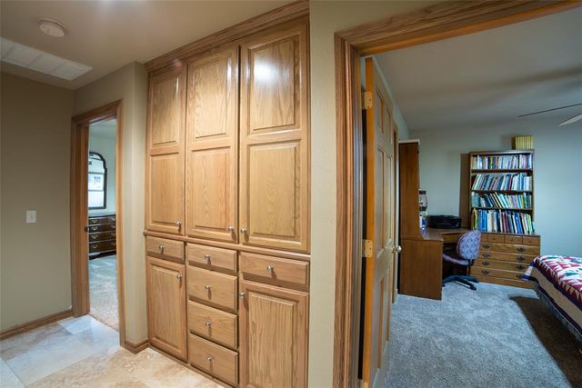 5731 Cimarron Manor, Guthrie, OK 73044
