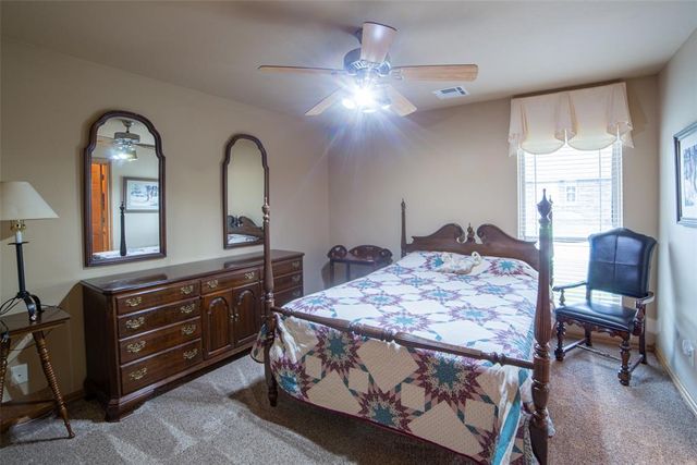 5731 Cimarron Manor, Guthrie, OK 73044