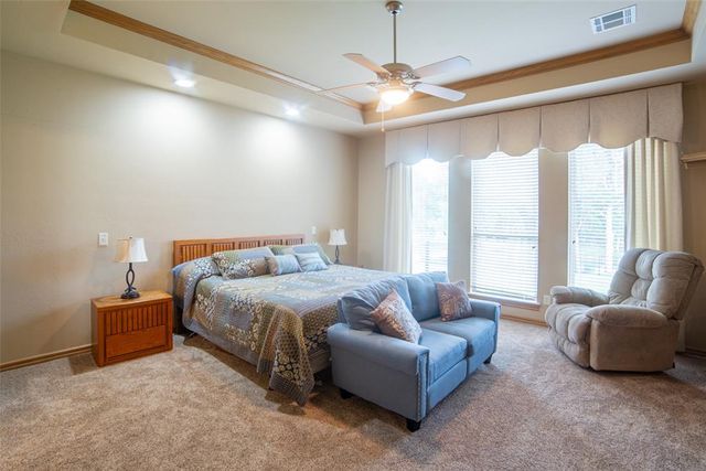5731 Cimarron Manor, Guthrie, OK 73044