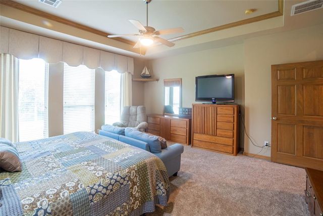 5731 Cimarron Manor, Guthrie, OK 73044