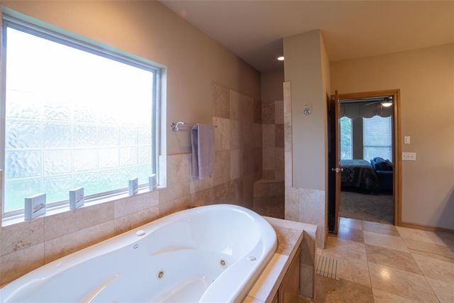 5731 Cimarron Manor, Guthrie, OK 73044