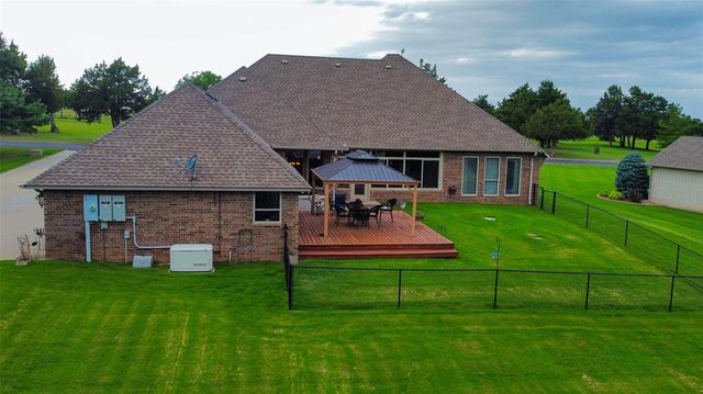 5731 Cimarron Manor, Guthrie, OK 73044