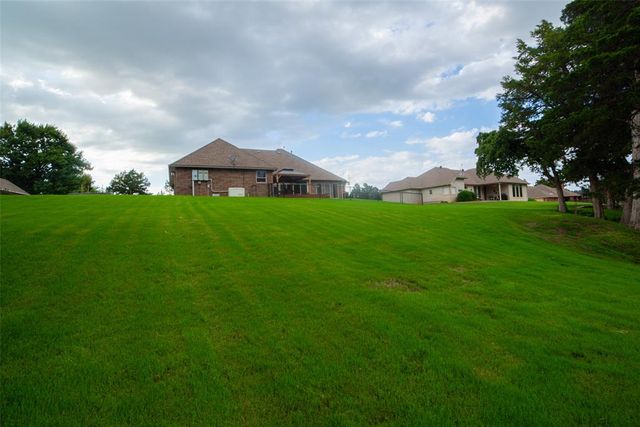 5731 Cimarron Manor, Guthrie, OK 73044