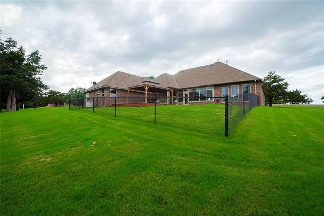 5731 Cimarron Manor, Guthrie, OK 73044