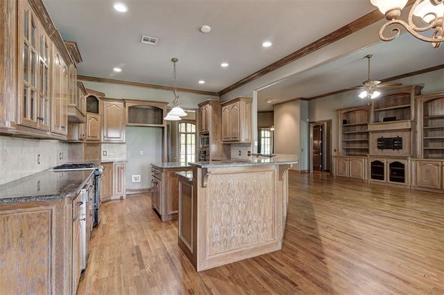 1908 Red Prairie Drive, Edmond, OK 73025