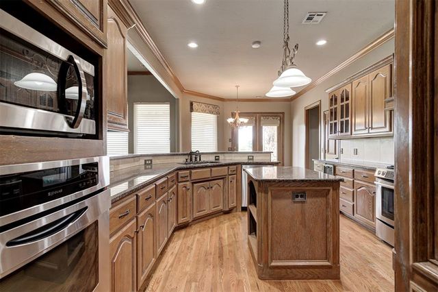 1908 Red Prairie Drive, Edmond, OK 73025