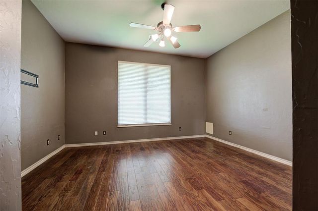 1908 Red Prairie Drive, Edmond, OK 73025