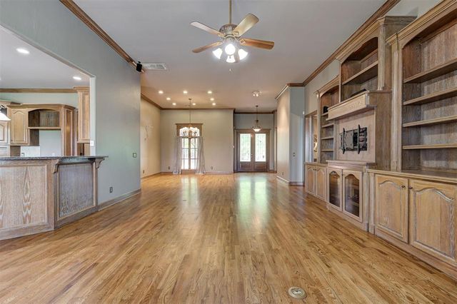 1908 Red Prairie Drive, Edmond, OK 73025