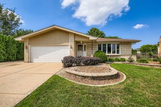 9100 Oakwood Drive, Tinley Park, IL 60487