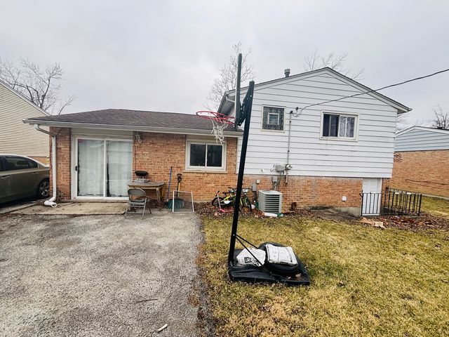 807 Union Drive, University Park, IL 60484