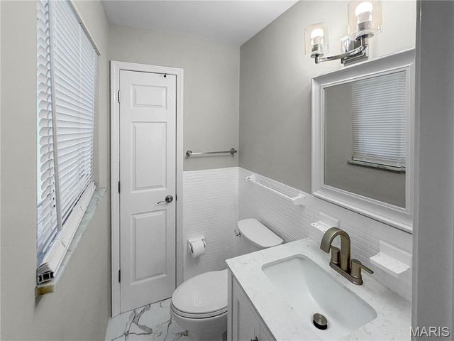 2040 David Drive, Florissant, MO 63031