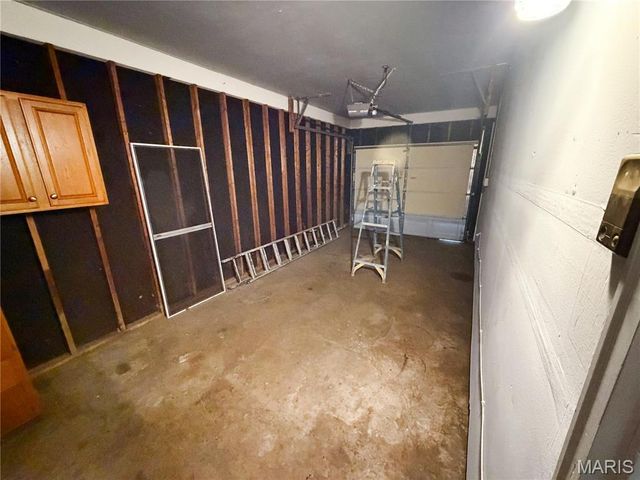 2040 David Drive, Florissant, MO 63031