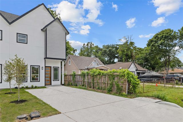 7805 Farnsworth Street B, Houston, TX 77022