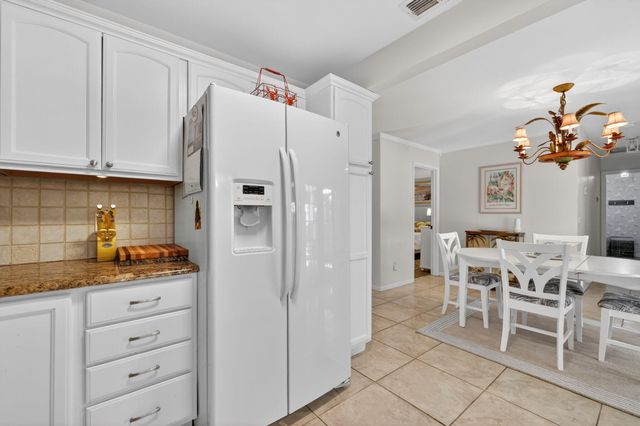 1252 SE Madison Ave, Stuart, FL 34996