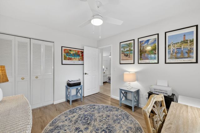 1252 SE Madison Ave, Stuart, FL 34996