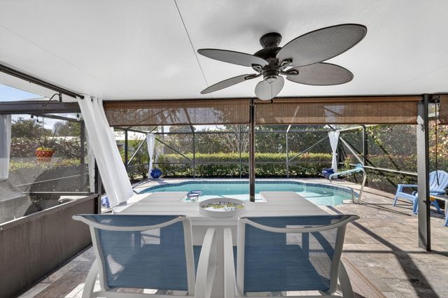 1252 SE Madison Ave, Stuart, FL 34996