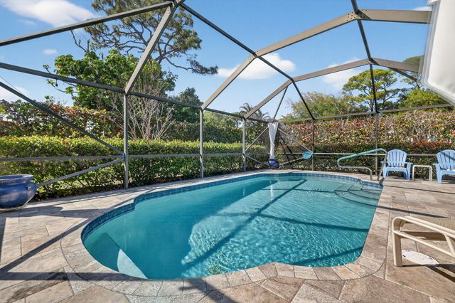 1252 SE Madison Ave, Stuart, FL 34996