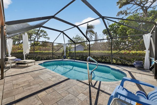 1252 SE Madison Ave, Stuart, FL 34996