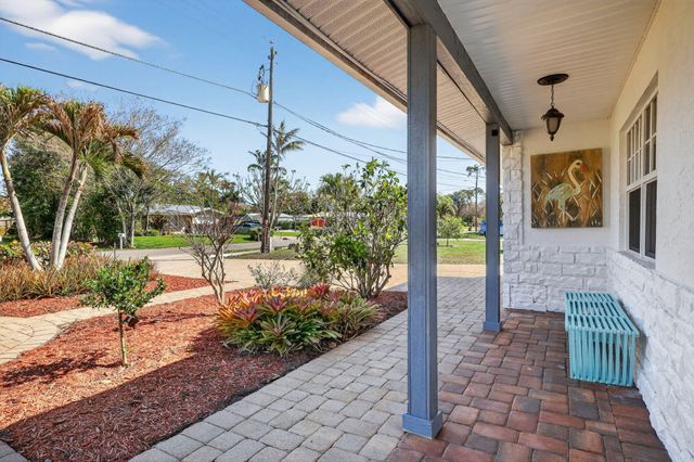 1252 SE Madison Ave, Stuart, FL 34996