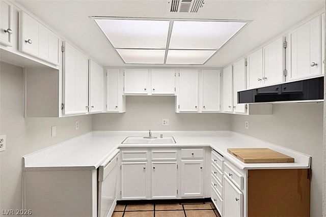 474 Las Casitas Way, Las Vegas, NV 89121