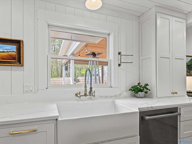 386 York Drive, Rogersville, AL 35652