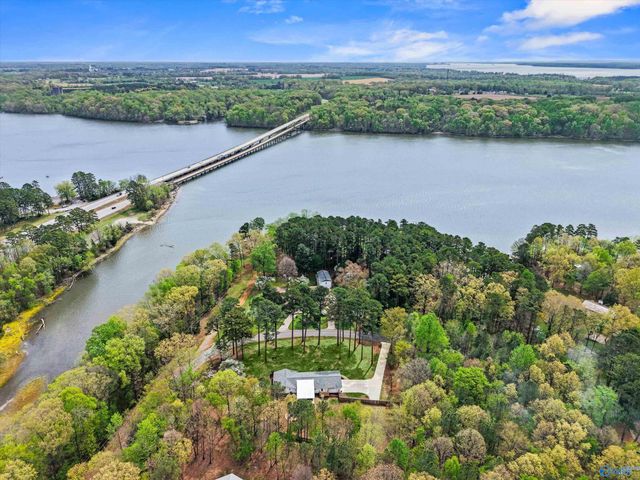 386 York Drive, Rogersville, AL 35652