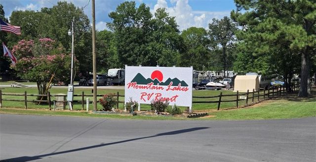 146 Canyon Pass, Cleveland, GA 30528
