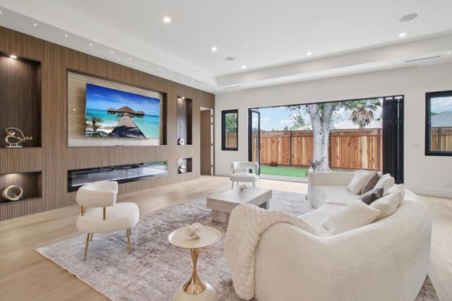 784 S Genevieve Lane, San Jose, CA 95128