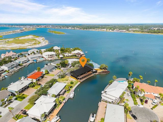 25 Bimini Dr, Rockport, TX 78382