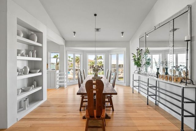 25 Bimini Dr, Rockport, TX 78382