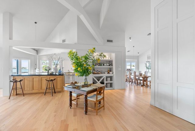 25 Bimini Dr, Rockport, TX 78382