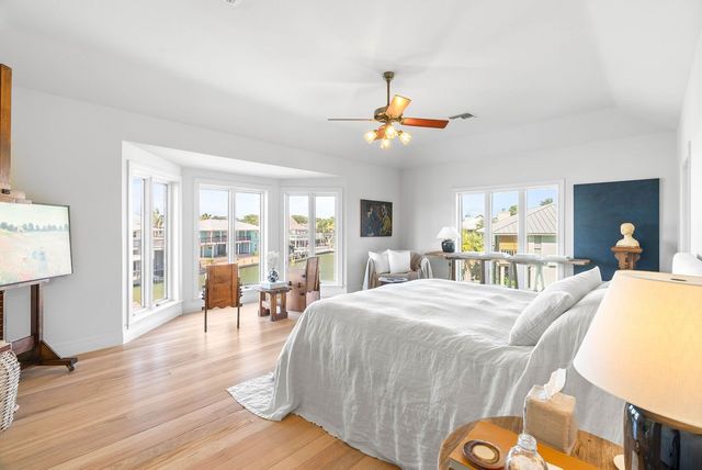 25 Bimini Dr, Rockport, TX 78382