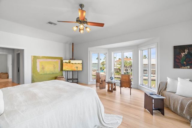 25 Bimini Dr, Rockport, TX 78382