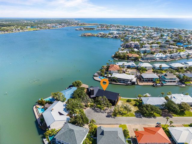 25 Bimini Dr, Rockport, TX 78382
