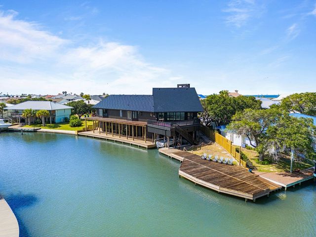25 Bimini Dr, Rockport, TX 78382