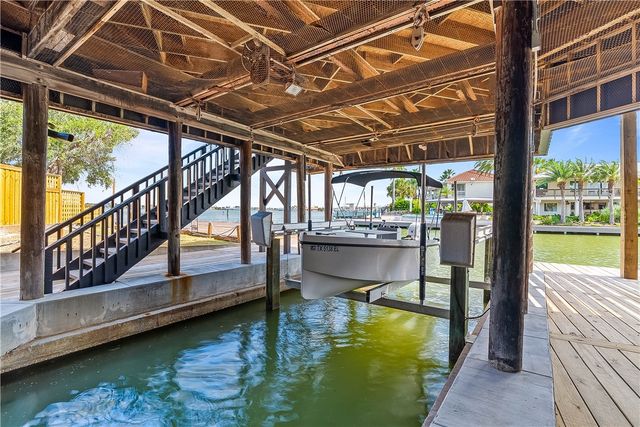 25 Bimini Dr, Rockport, TX 78382