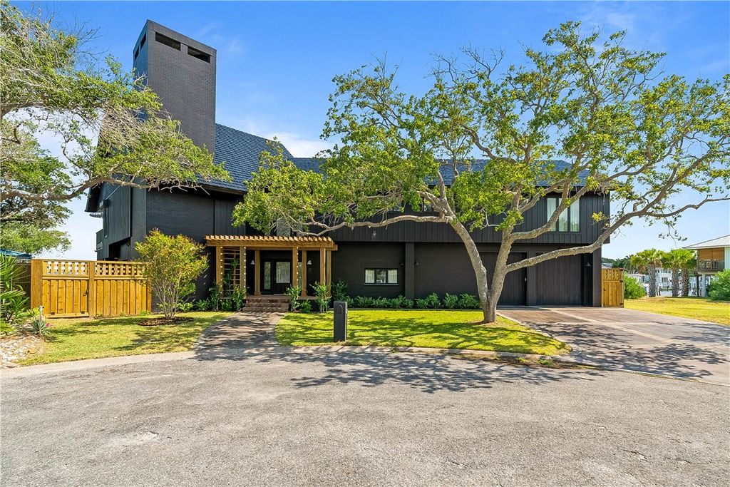 25 Bimini Dr, Rockport, TX 78382