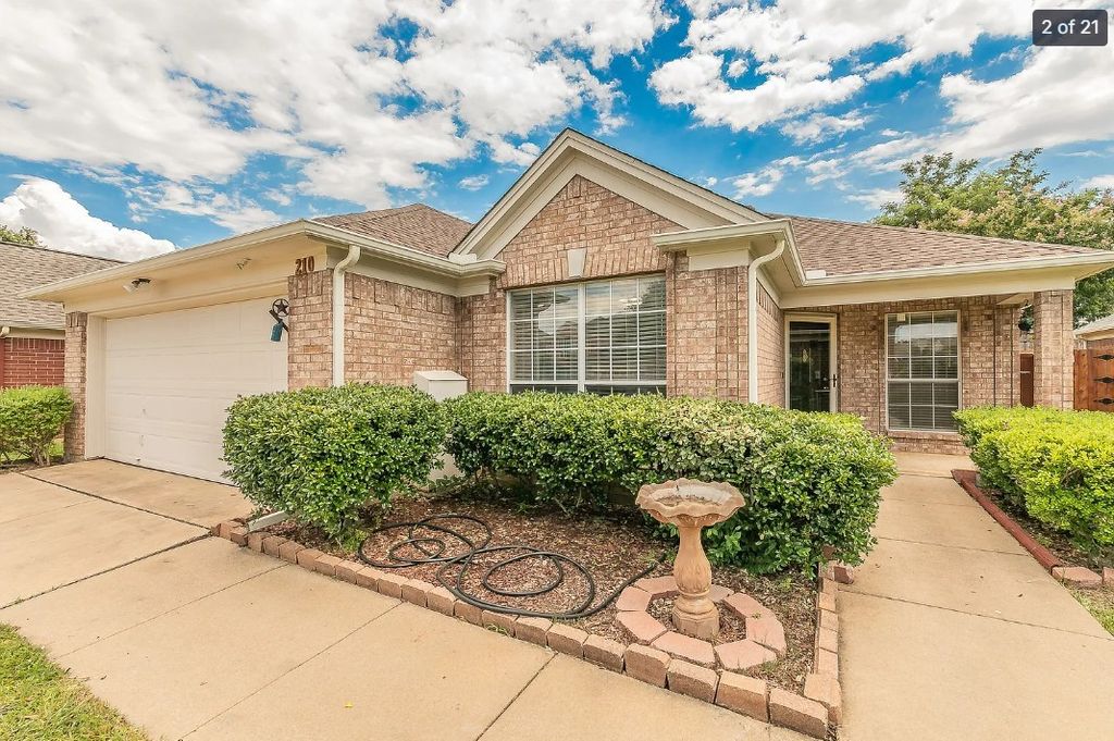 210 Madisson Drive, Euless, TX 76039