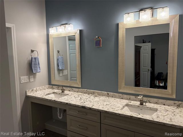7283 Huntcliff 57, West Bloomfield, MI 48322