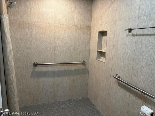7283 Huntcliff 57, West Bloomfield, MI 48322