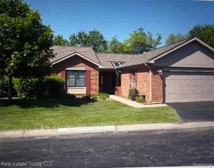 7283 Huntcliff 57, West Bloomfield, MI 48322