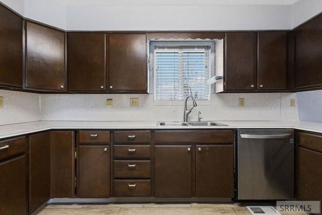 80 S 4th Street, Driggs, ID 83422